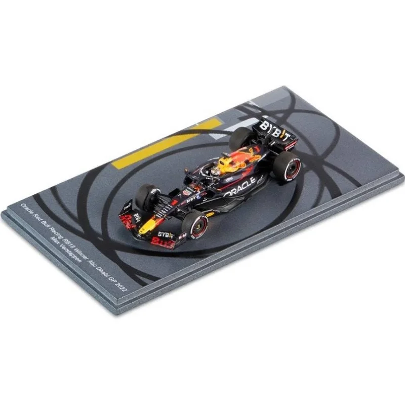 Durable toysOracle Red Bull Racing RB18 No.1 - Winner Abu Dhabi 2022 - Max Verstappen. (Bigger base with tyre marks) - 1:43 Scale Resin Model Car